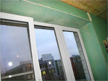 External insulation of plastic windows