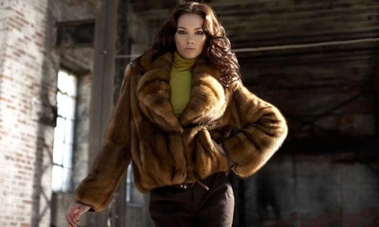 How to choose a high-quality natural mink coat?