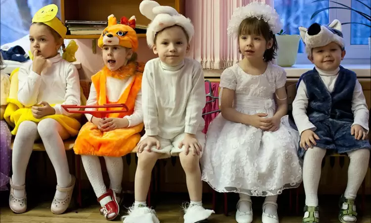 How to make DIY Christmas costumes: ideas for children and adults